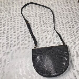 Elegant Crocodile-Embossed Bag